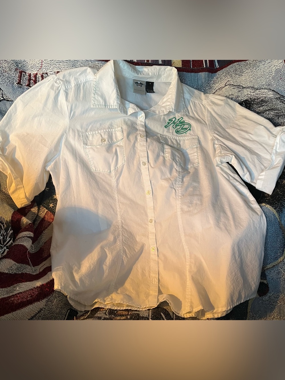Harley Davidson Women’s White Short-Sleeve Button-Up Shirt Teal-Green Embroider.